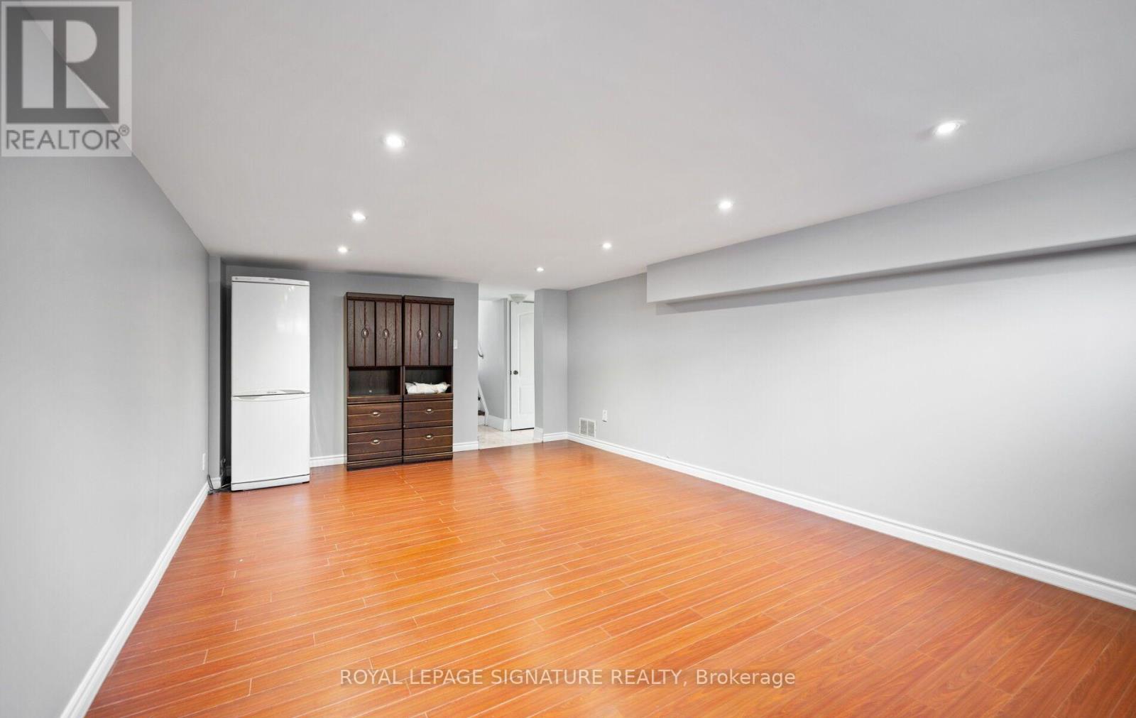 14 DIXINGTON CRESCENT - 25