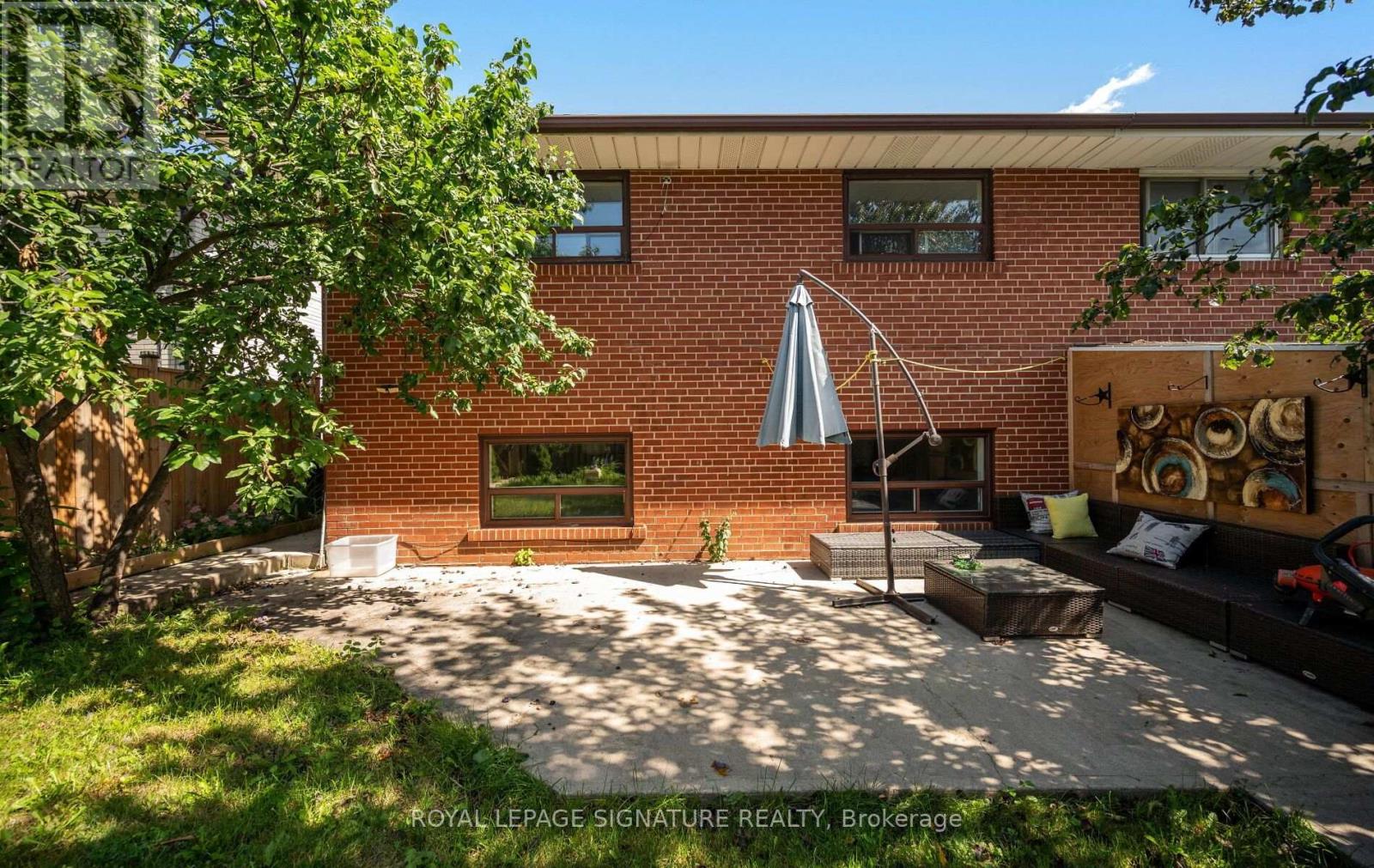 14 DIXINGTON CRESCENT - 32