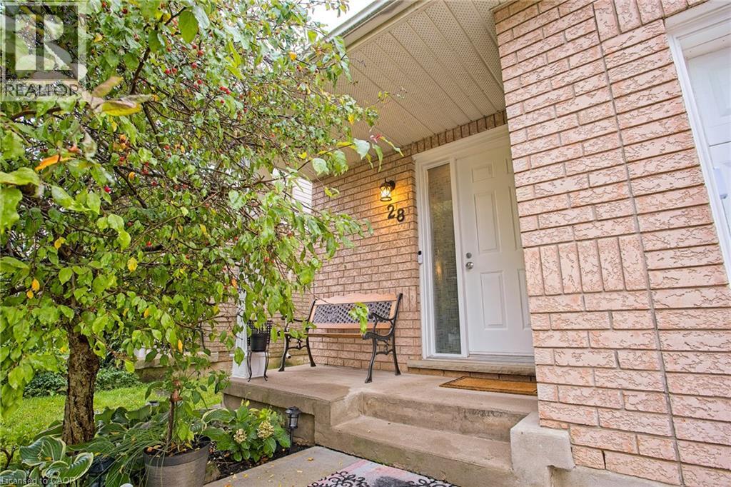 28 MARIA Street, St. Catharines — photo 2