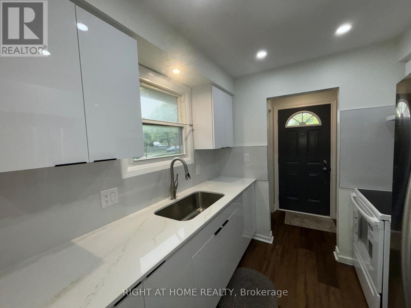 8158 PADDOCK TRAIL DRIVE, Niagara Falls (Ascot) — photo 3