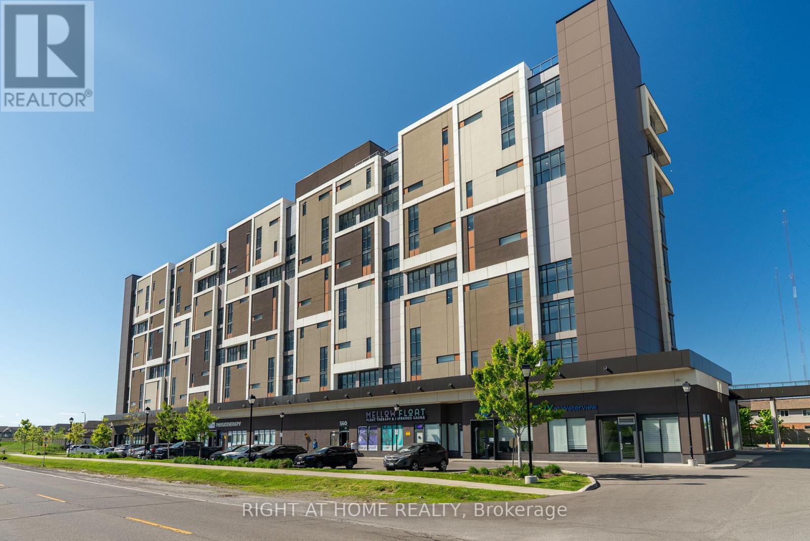 902 - 560 NORTH SERVICE ROAD, Grimsby (Grimsby Beach)