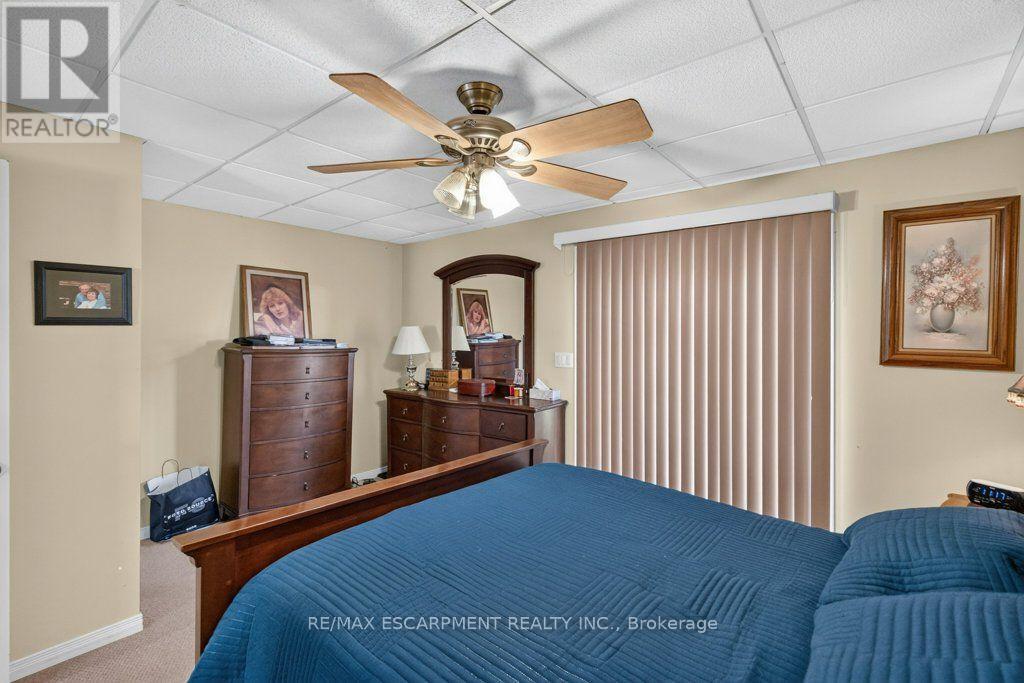 4 ERIE AVENUE S - 12