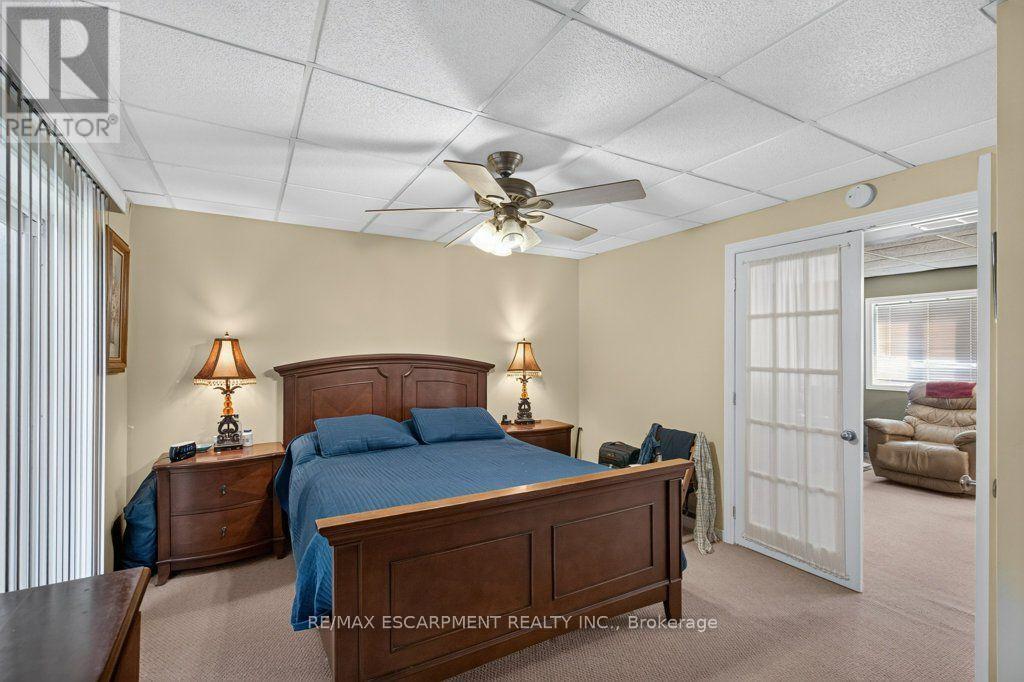 4 ERIE AVENUE S - 13