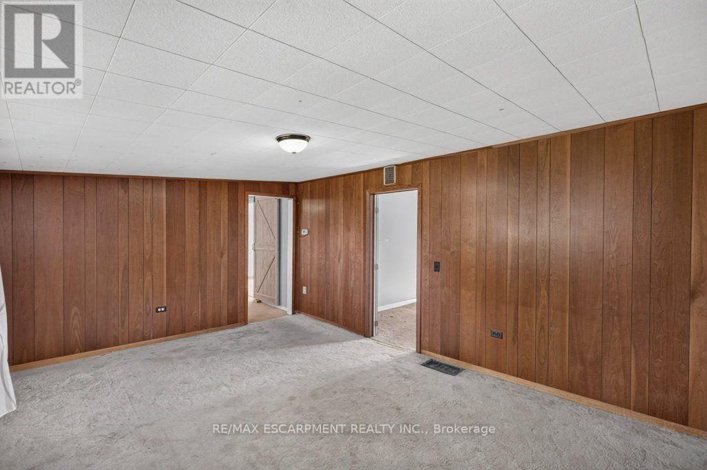 4 ERIE AVENUE S - 26