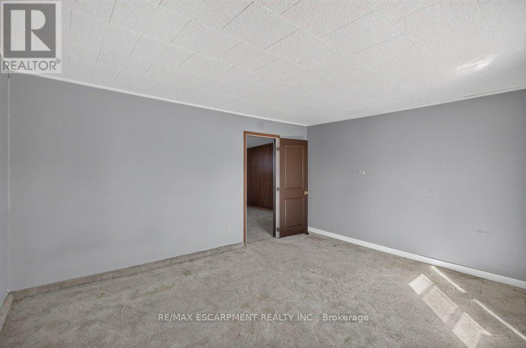 4 ERIE AVENUE S - 28