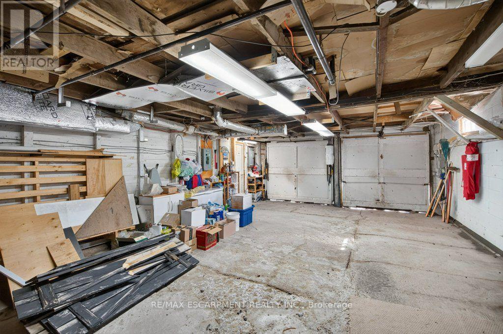 4 ERIE AVENUE S - 42