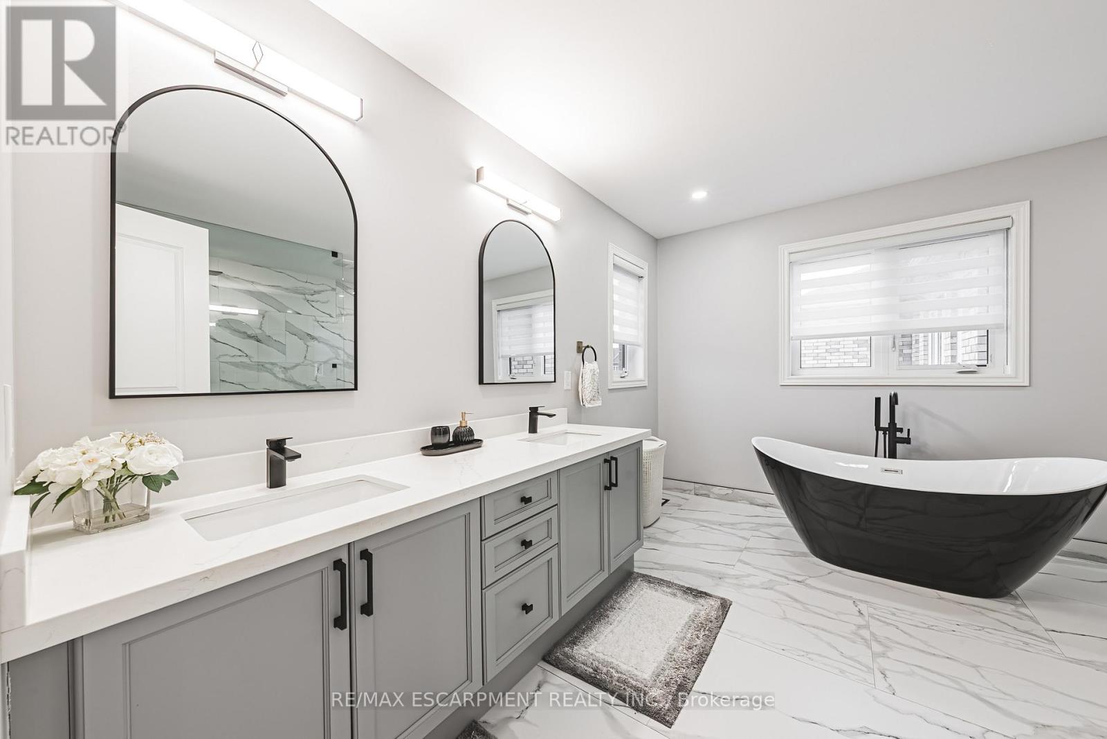 90 ROBERTSON ROAD - 27
