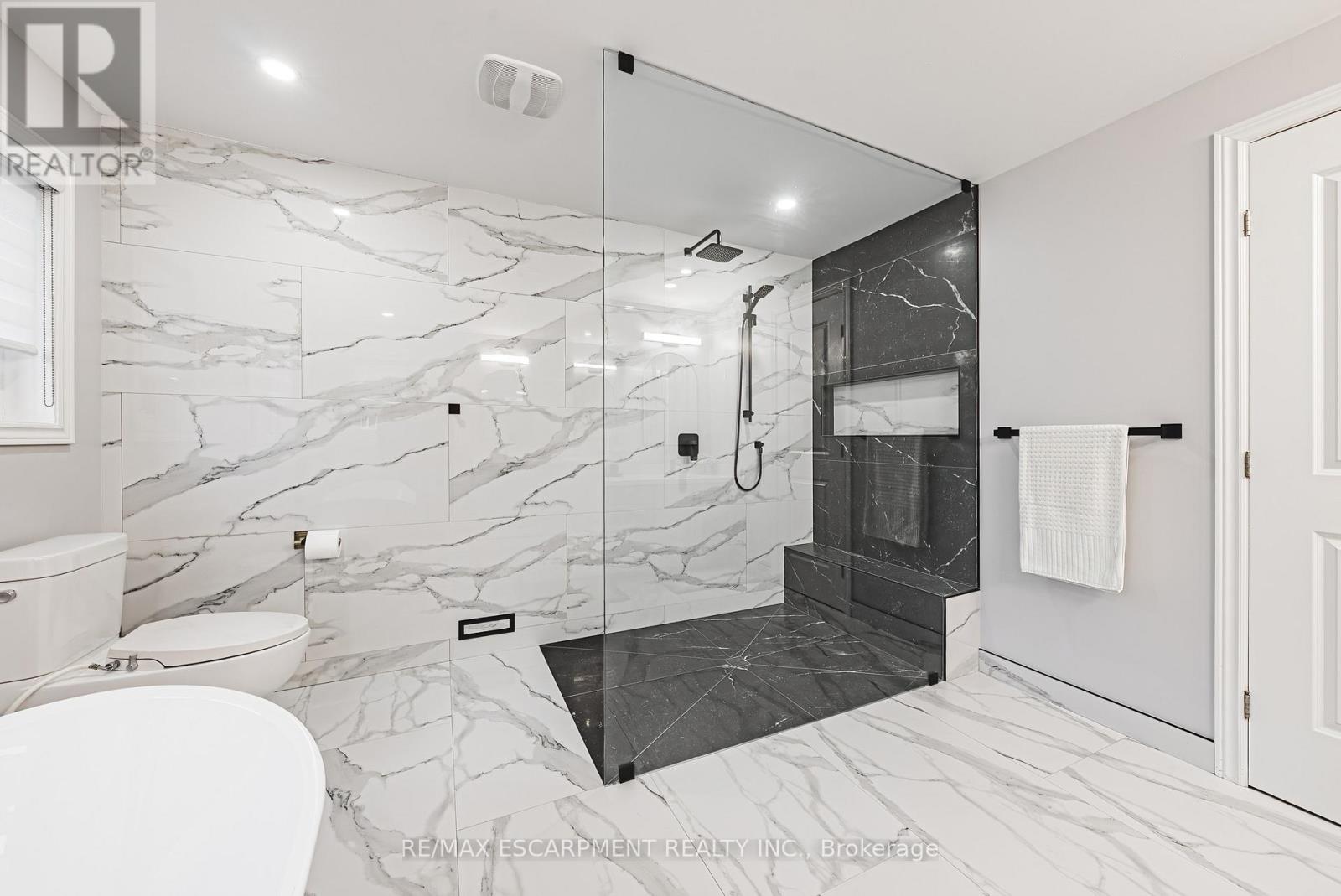 90 ROBERTSON ROAD - 31