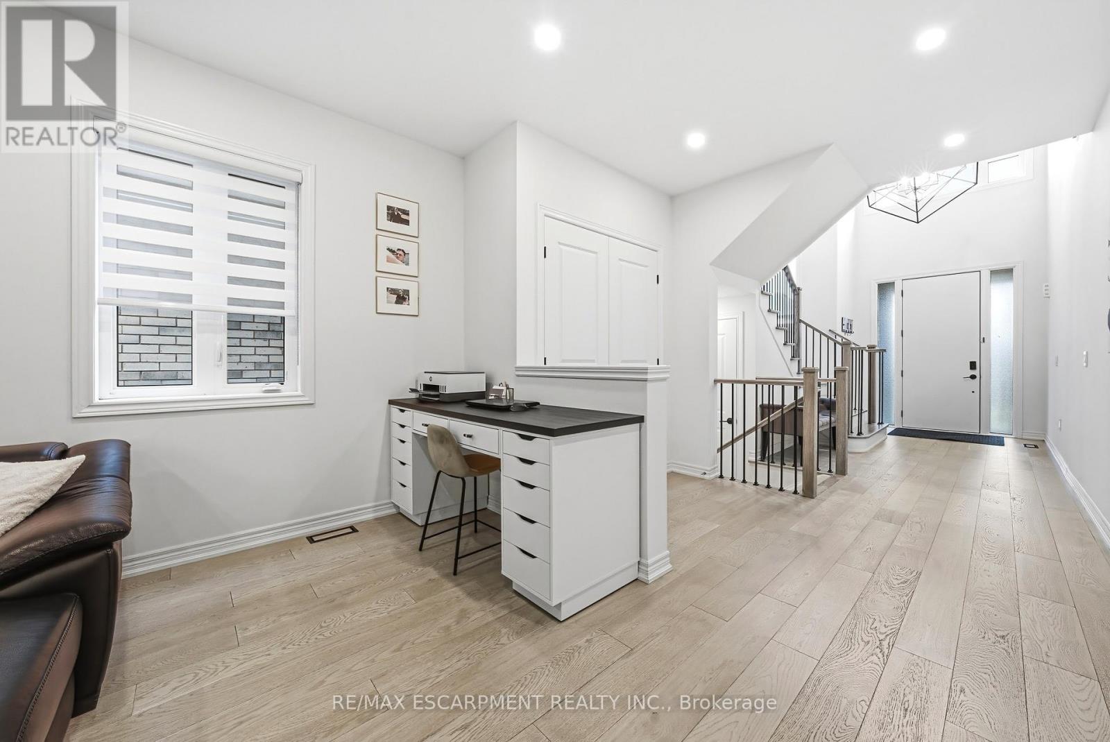 90 ROBERTSON ROAD - 4