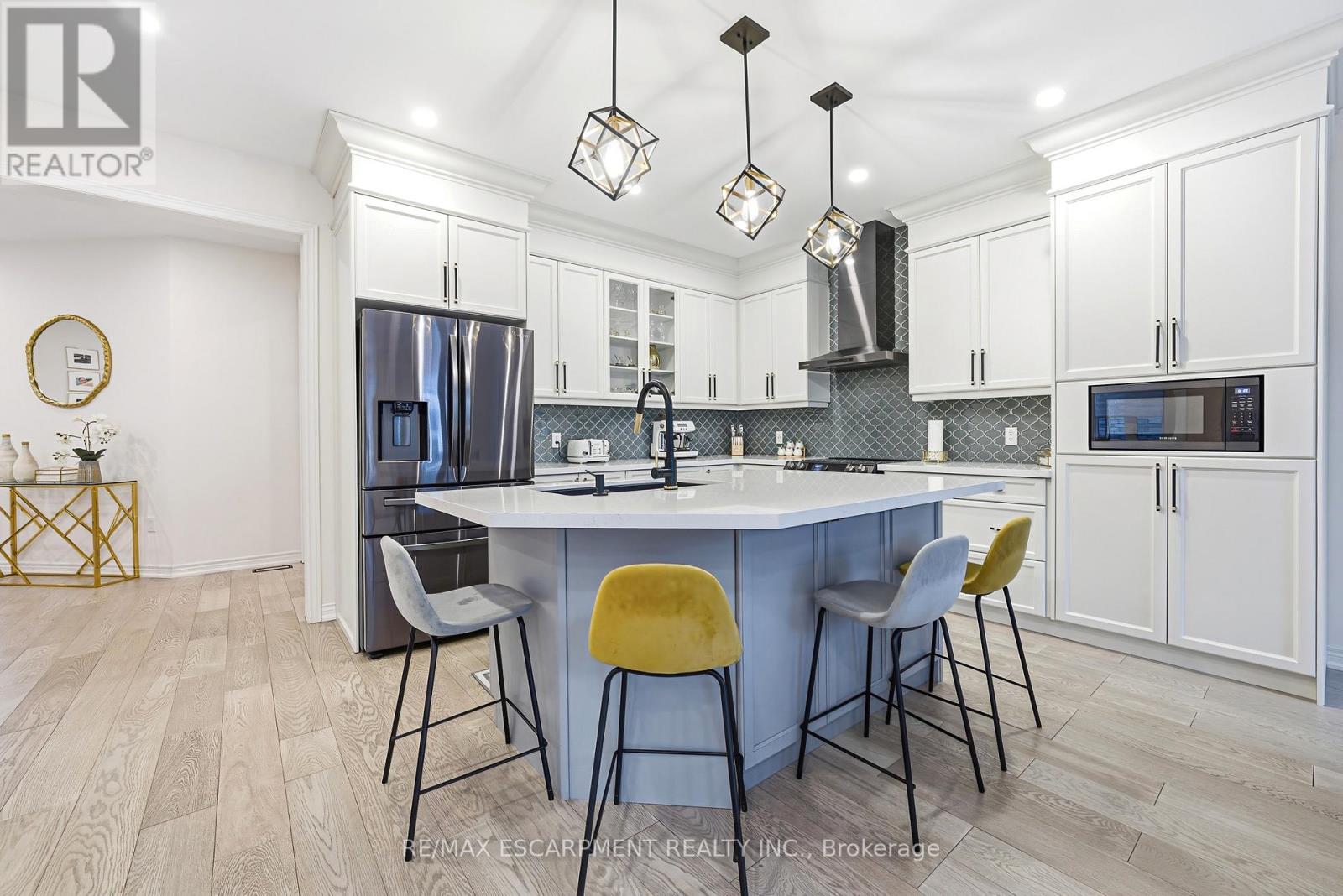 90 ROBERTSON ROAD - 7