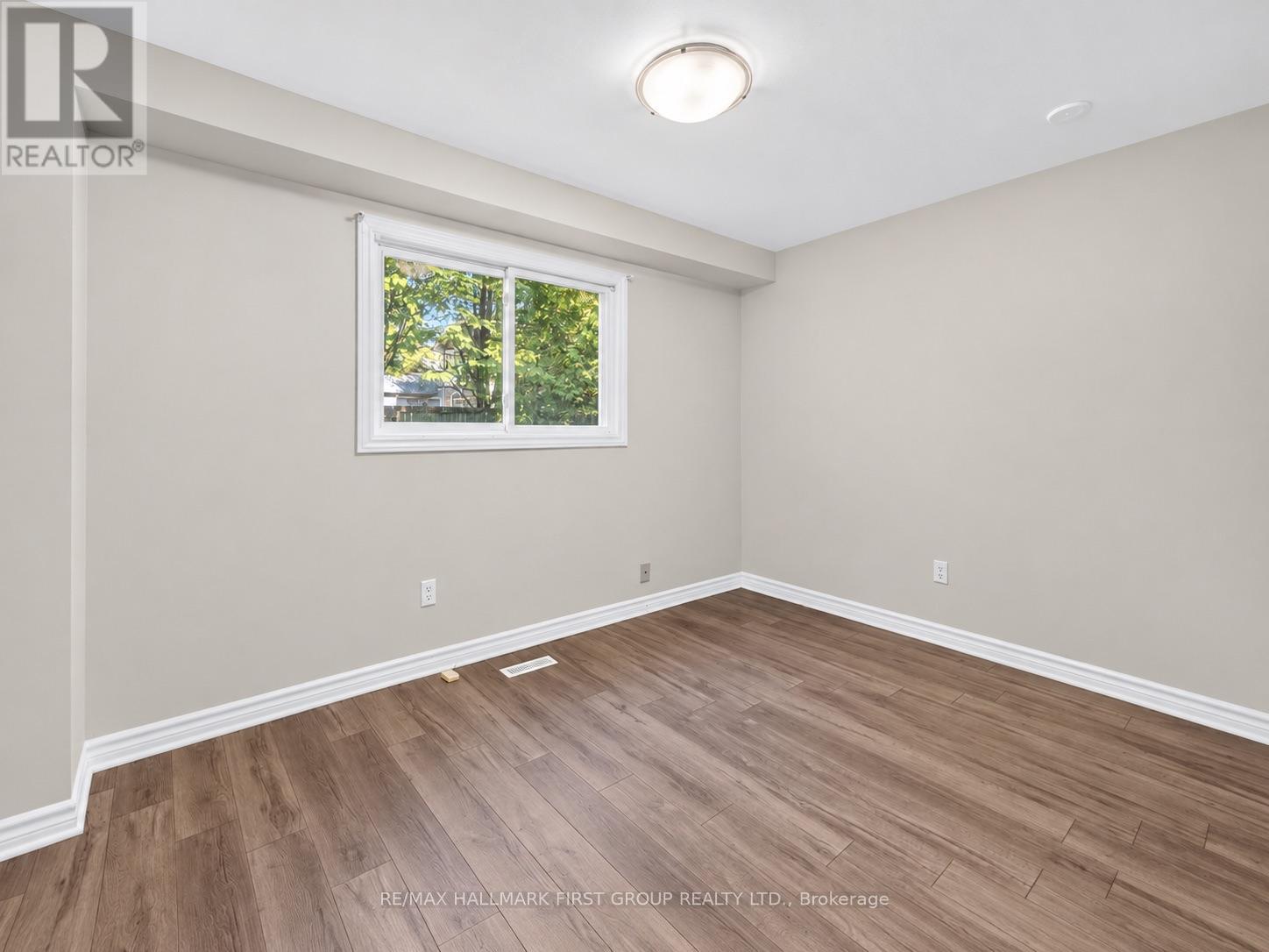 174 HIGHVIEW AVENUE E - 21