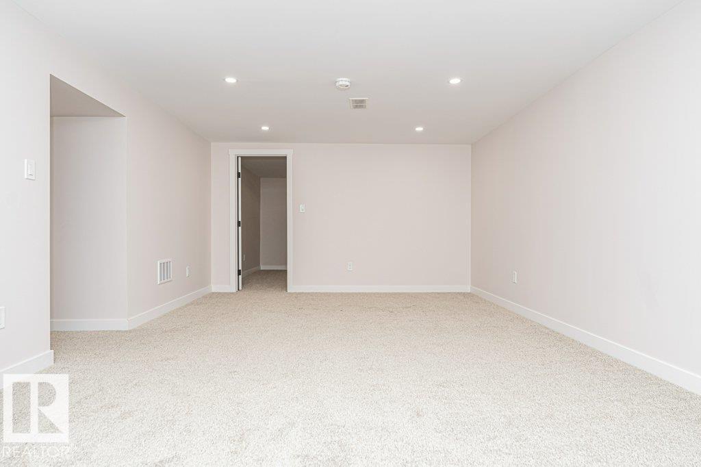 10624 40 ST NW - 31