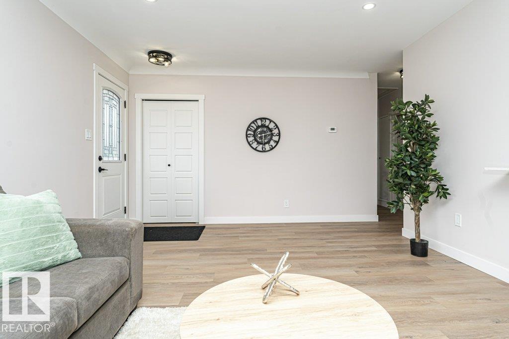 10624 40 ST NW - 9