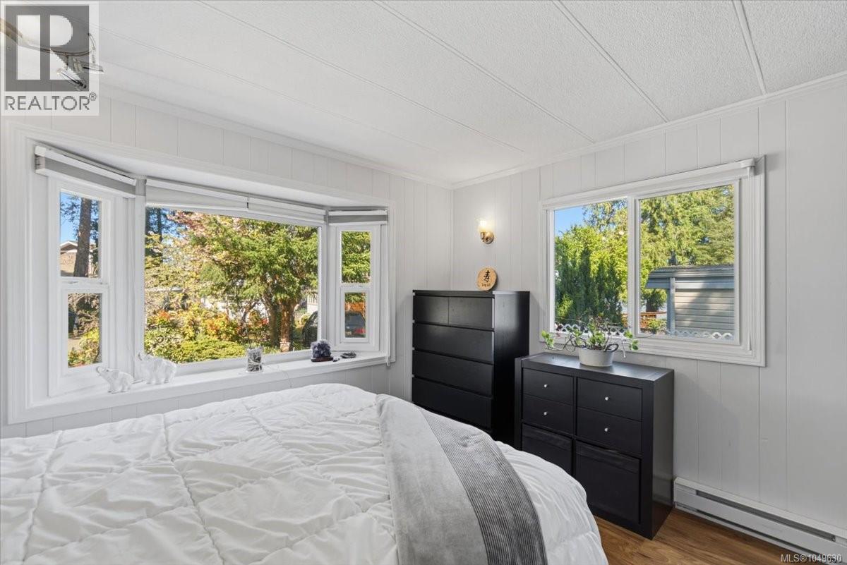 #7 1247 Arbutus Rd - 15