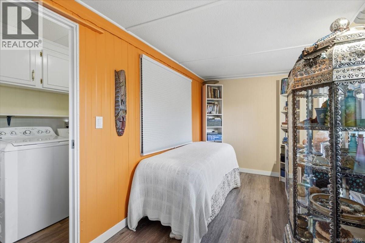 #7 1247 Arbutus Rd - 20