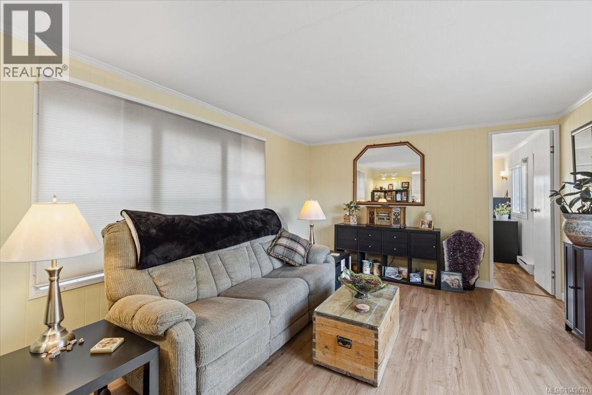 #7 1247 Arbutus Rd - 7