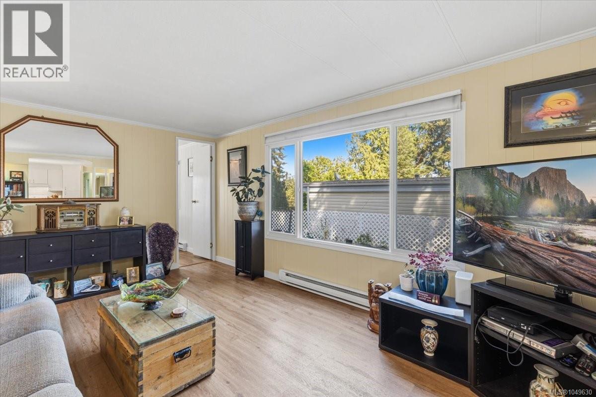 #7 1247 Arbutus Rd - 8