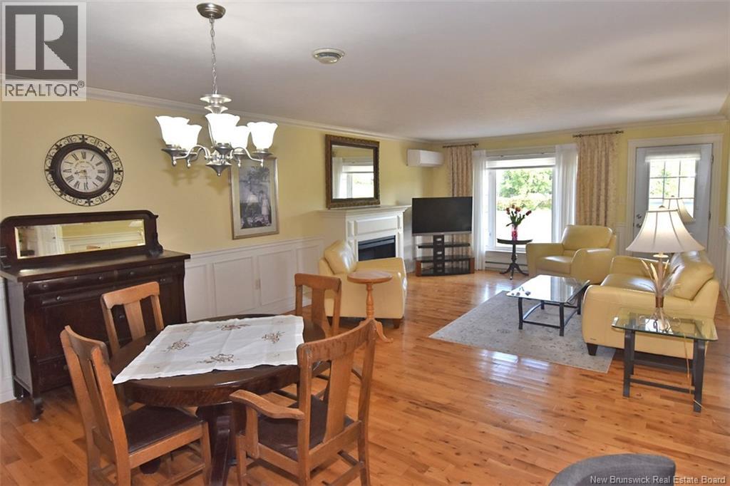 #16 185 Reynolds Street - 19