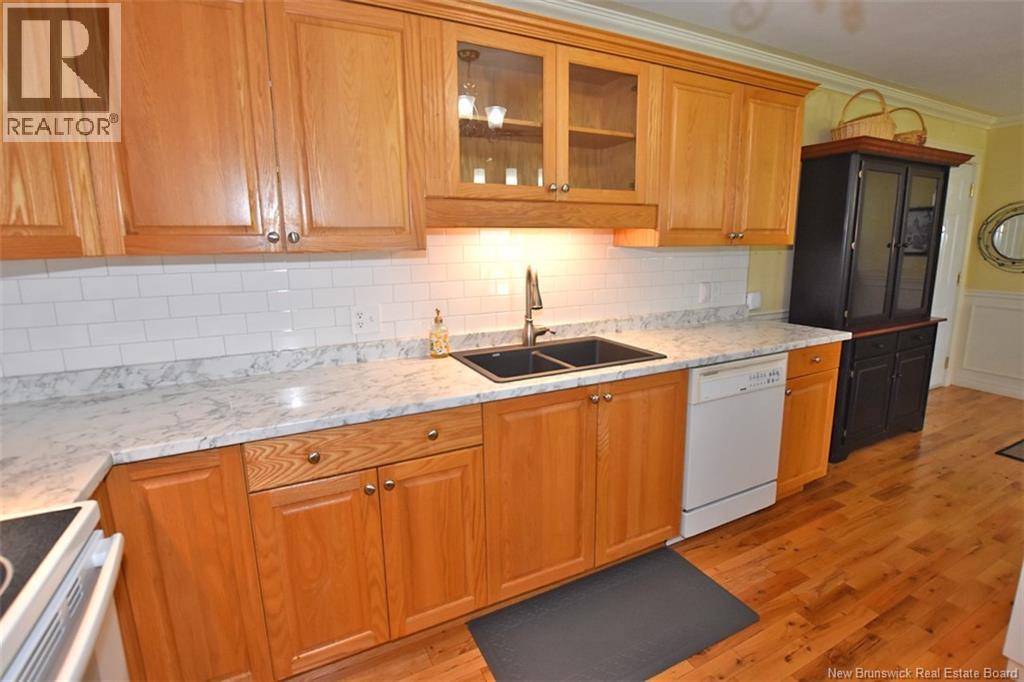 #16 185 Reynolds Street - 21