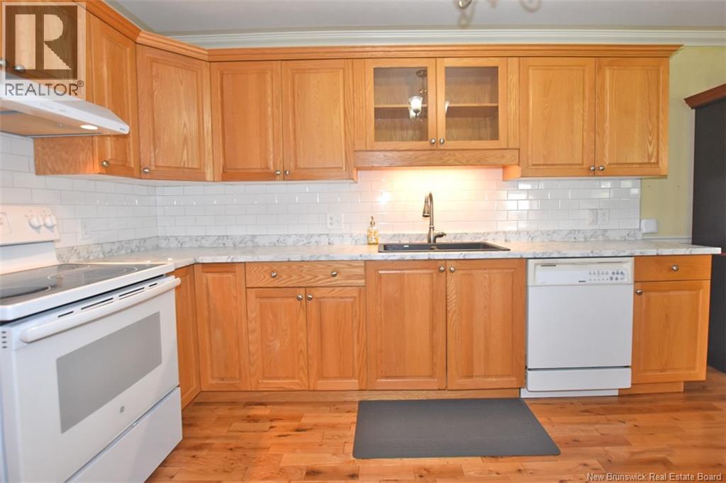 #16 185 Reynolds Street - Image 23
