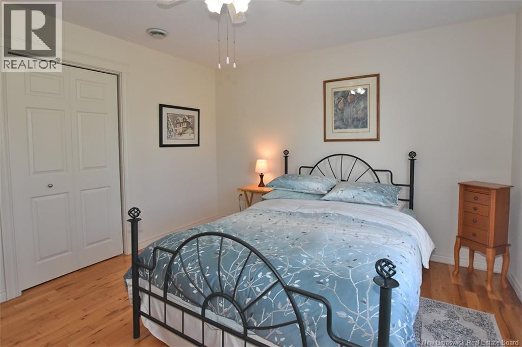 #16 185 Reynolds Street - 26