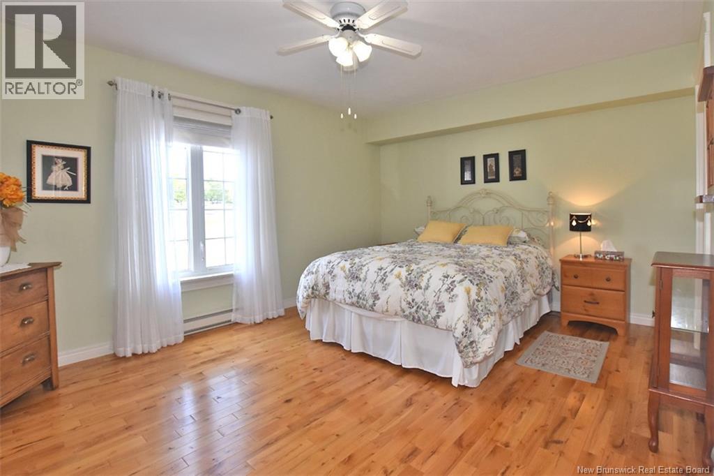 #16 185 Reynolds Street - Image 28