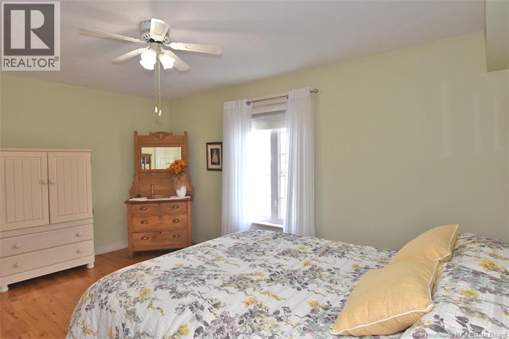 #16 185 Reynolds Street - 31