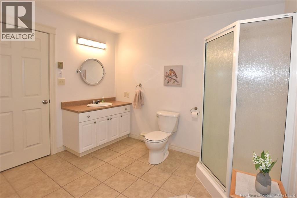 #16 185 Reynolds Street - 34