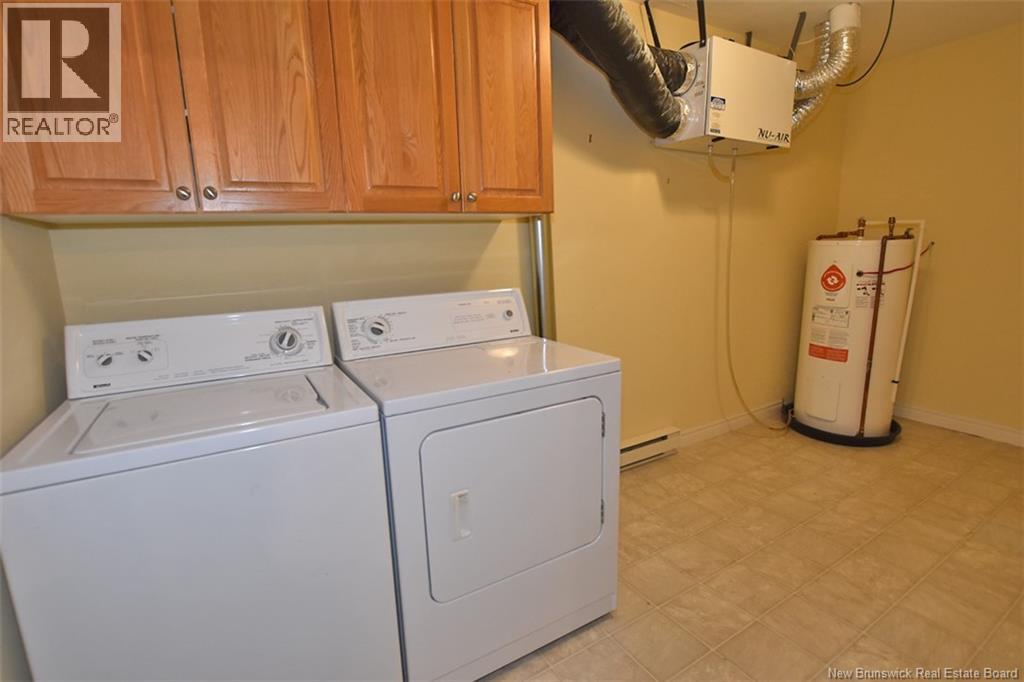 #16 185 Reynolds Street - 36