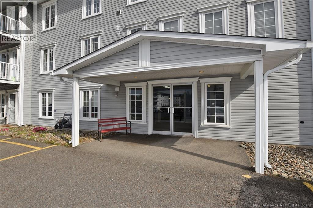 #16 185 Reynolds Street - Image 40