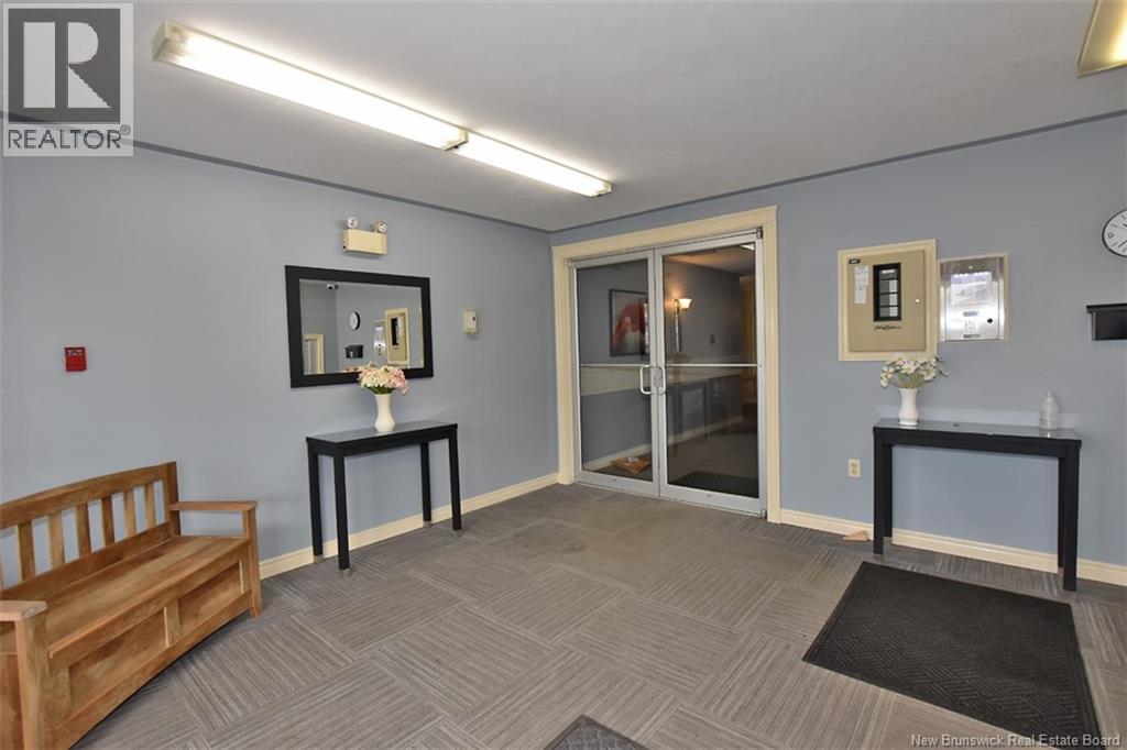 #16 185 Reynolds Street - Image 42