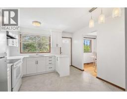 4pc Bathroom - 6008 Dalgetty Drive Nw, Calgary, AB T3A1J3 Photo 10