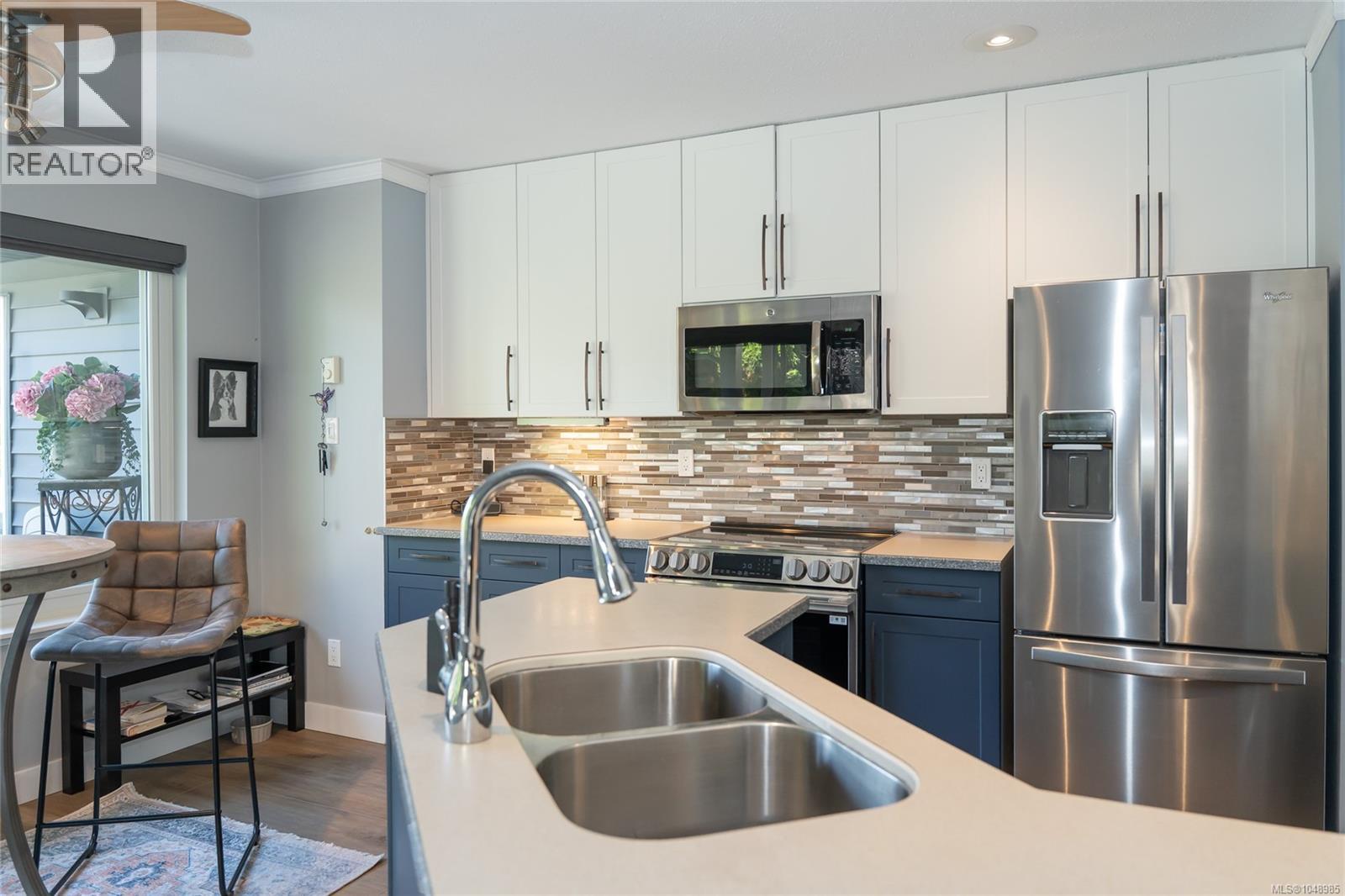 3728 Arbutus Dr N - 16