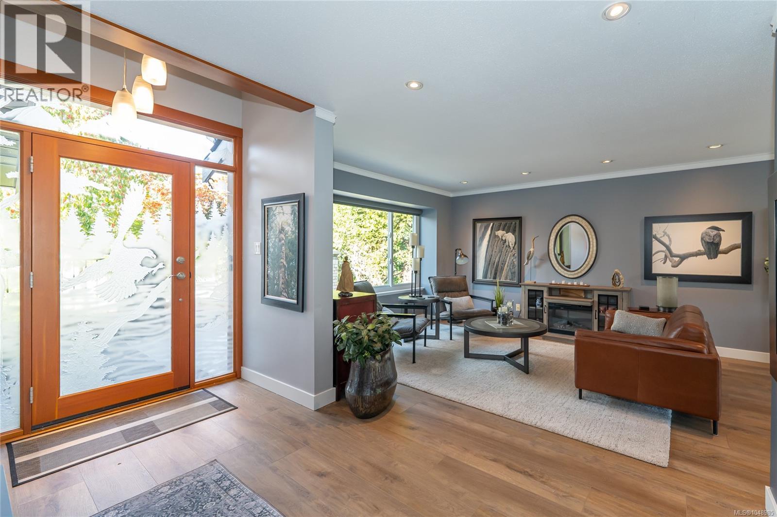 3728 Arbutus Dr N - 8