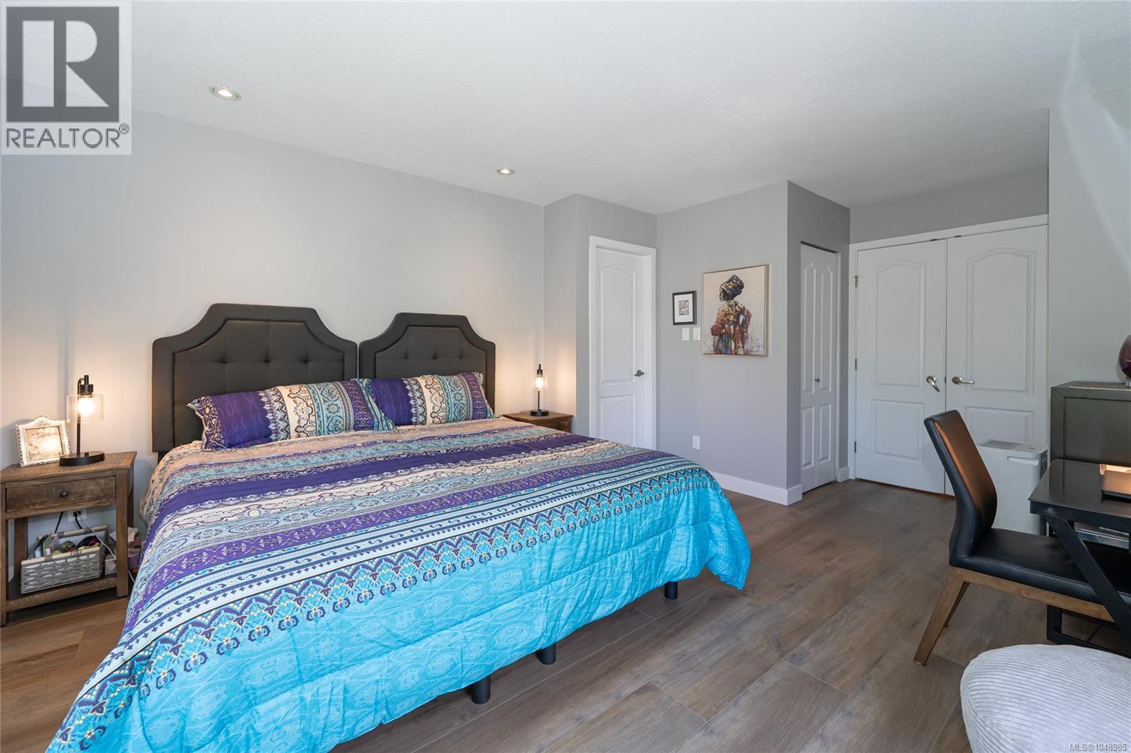 3728 Arbutus Dr N - 20