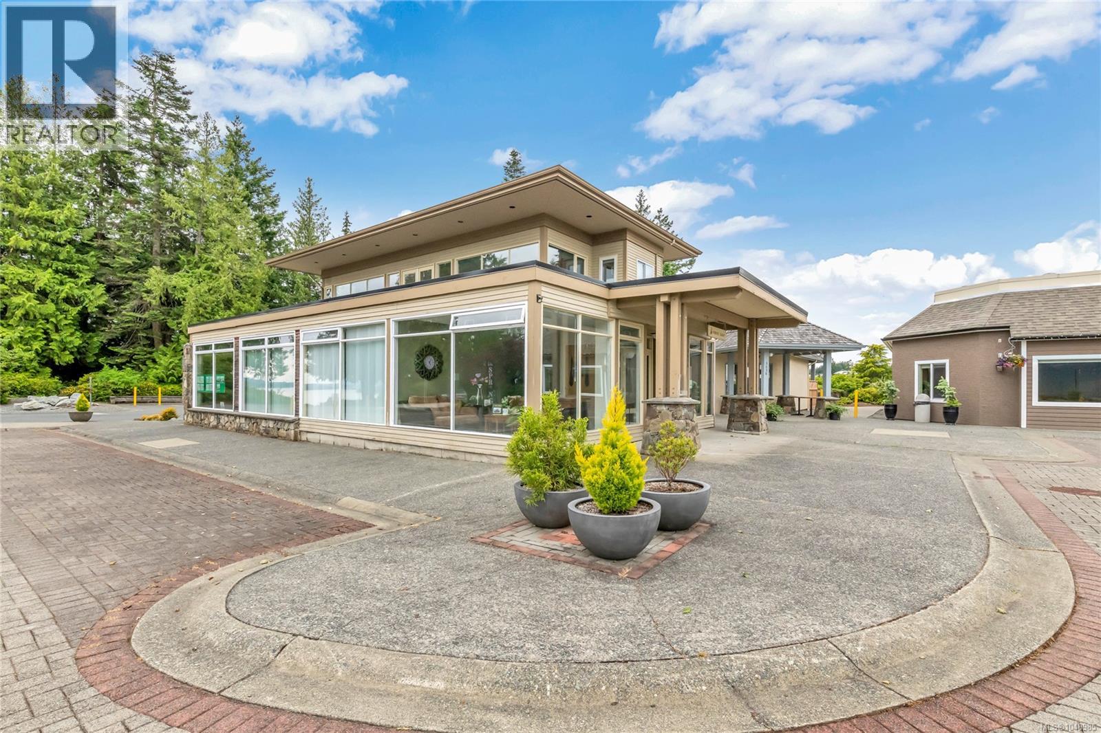 3728 Arbutus Dr N - Image 73