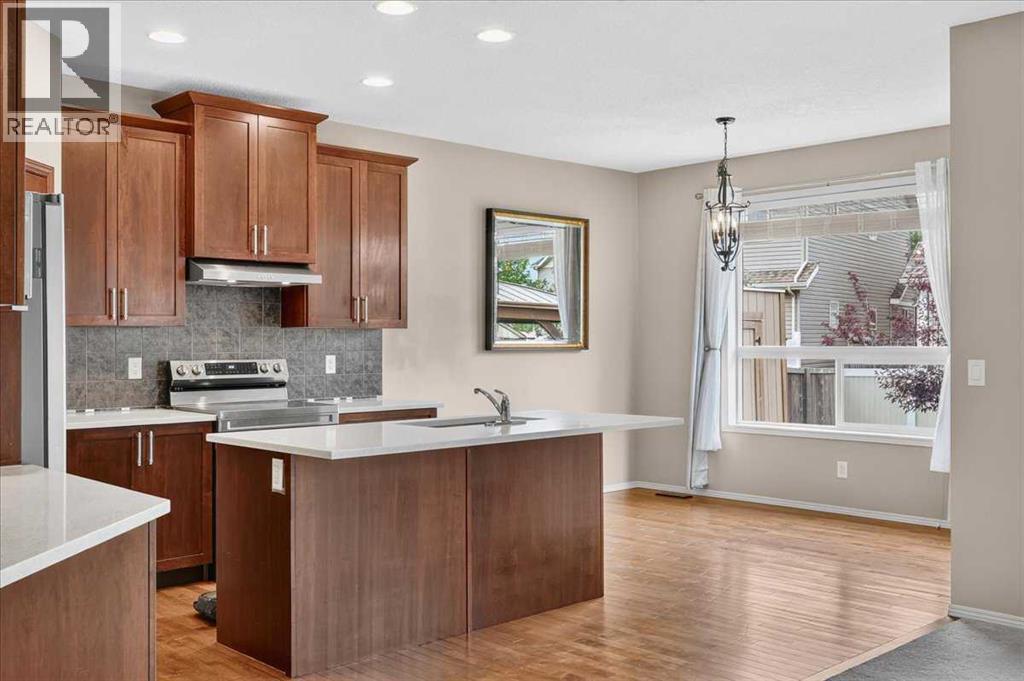 380 Royal Oak Heights NW - 2