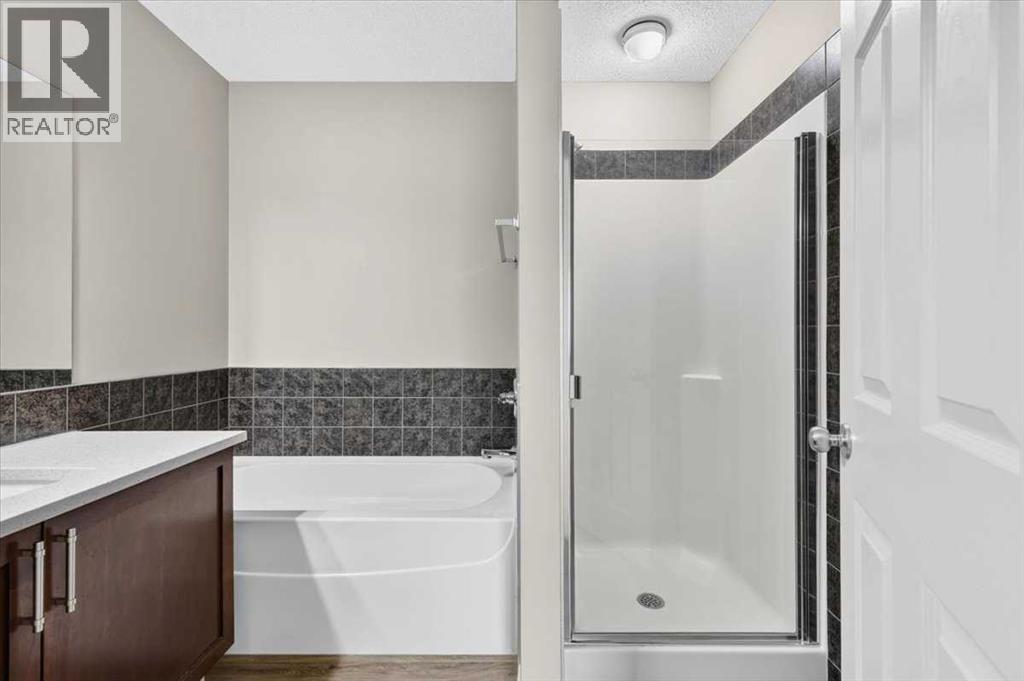 380 Royal Oak Heights NW - 25