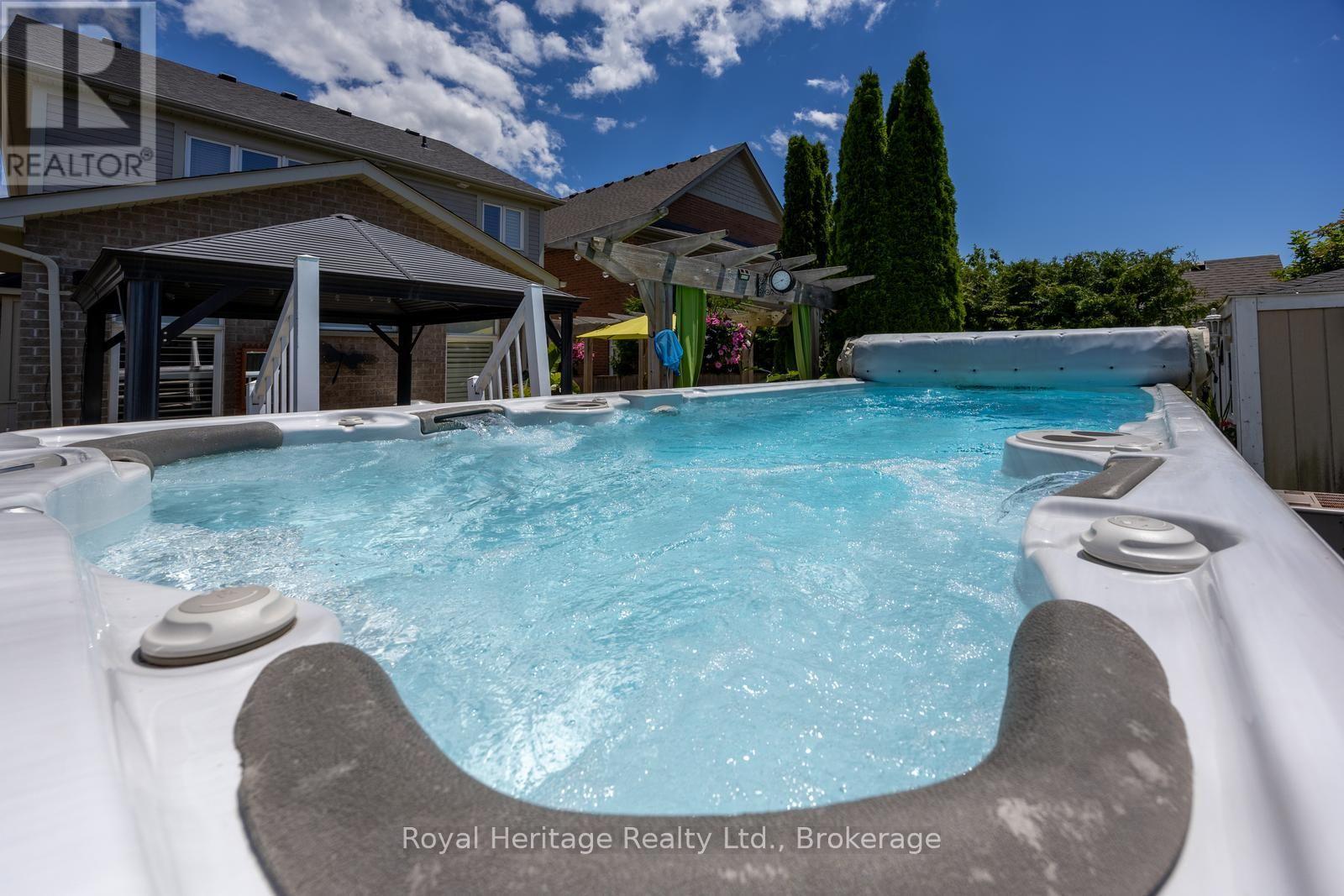 6 GOODALL CRESCENT - Image 36
