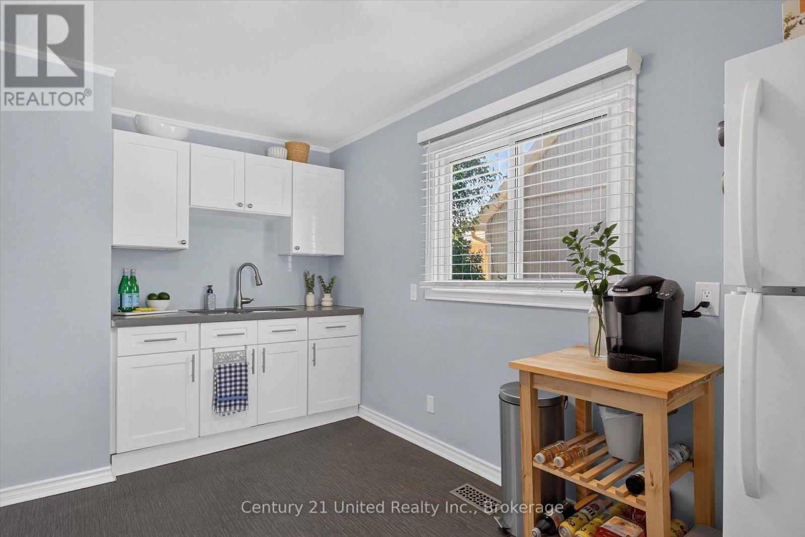 679 HAWLEY STREET - 15