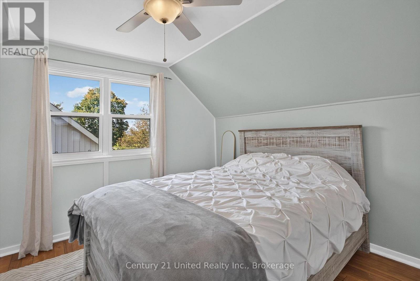 679 HAWLEY STREET - 18