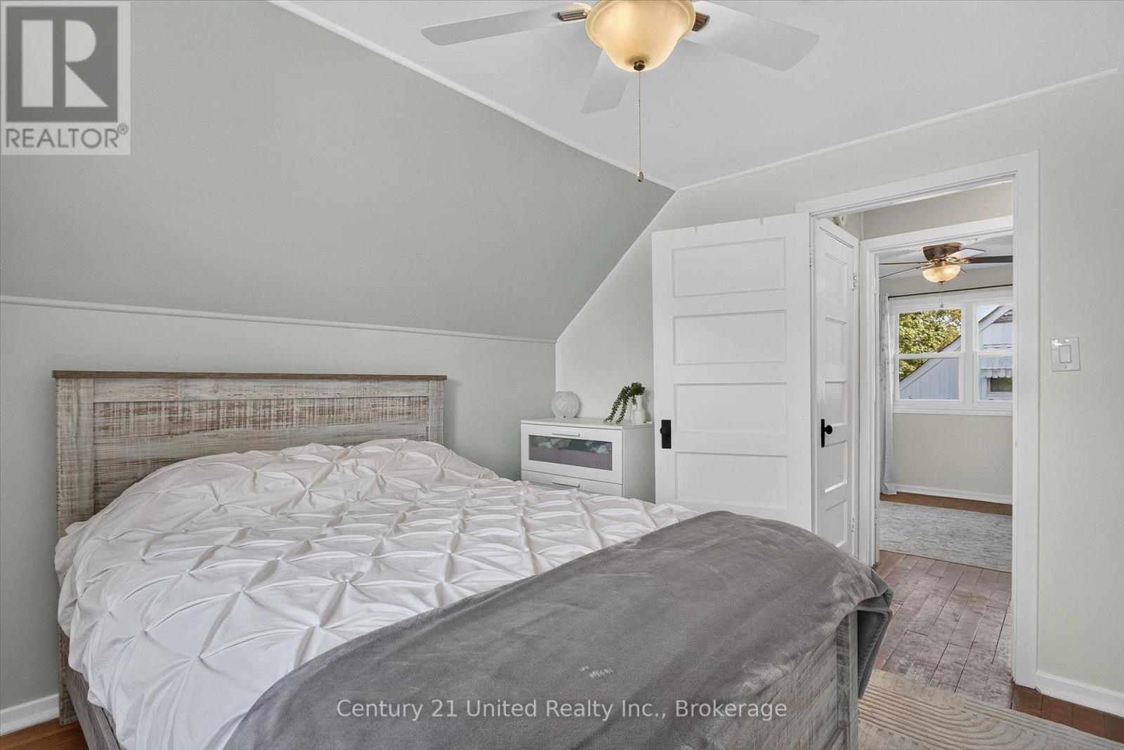 679 HAWLEY STREET - Image 21