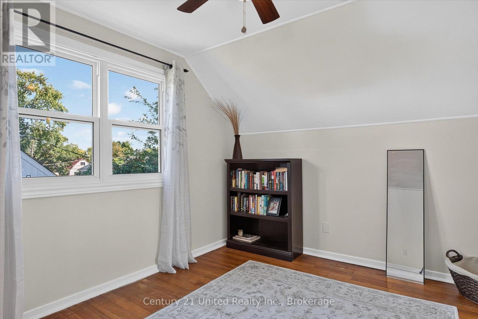 679 HAWLEY STREET - 25