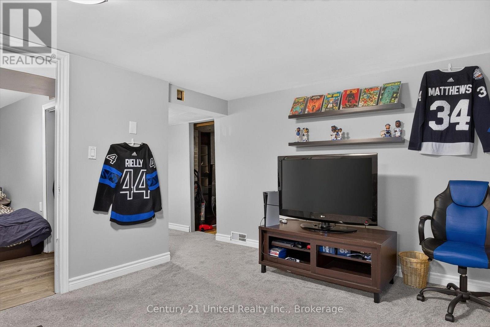679 HAWLEY STREET - 29