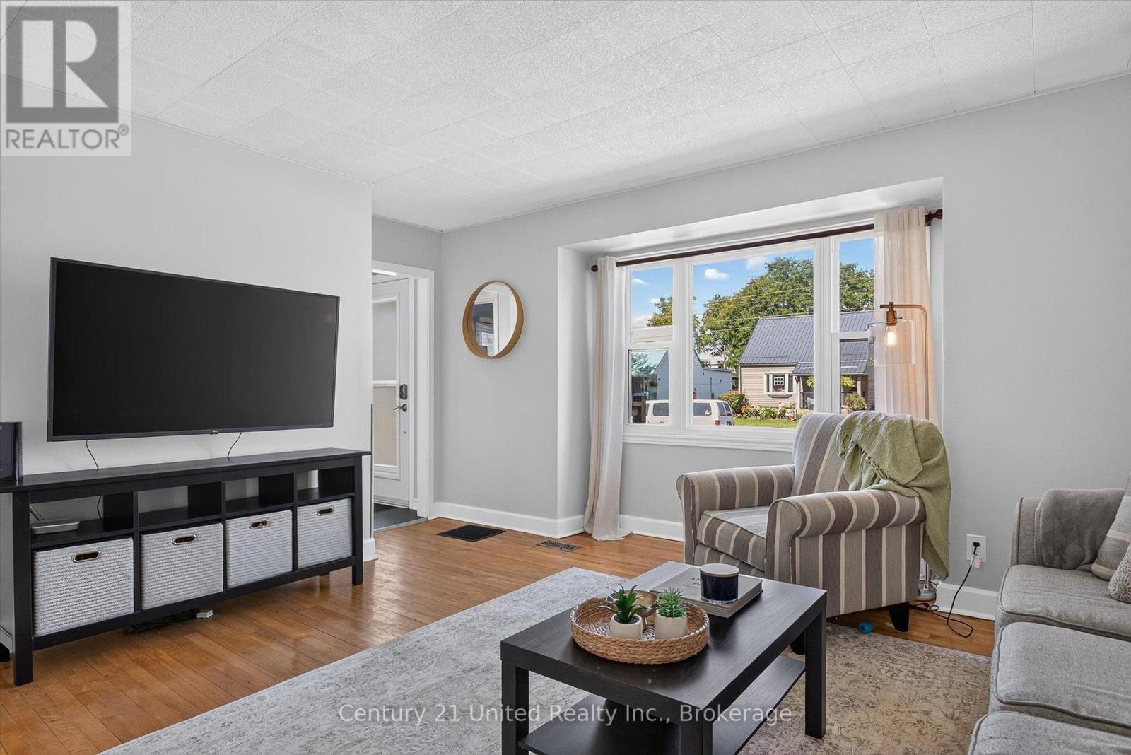 679 HAWLEY STREET - 3