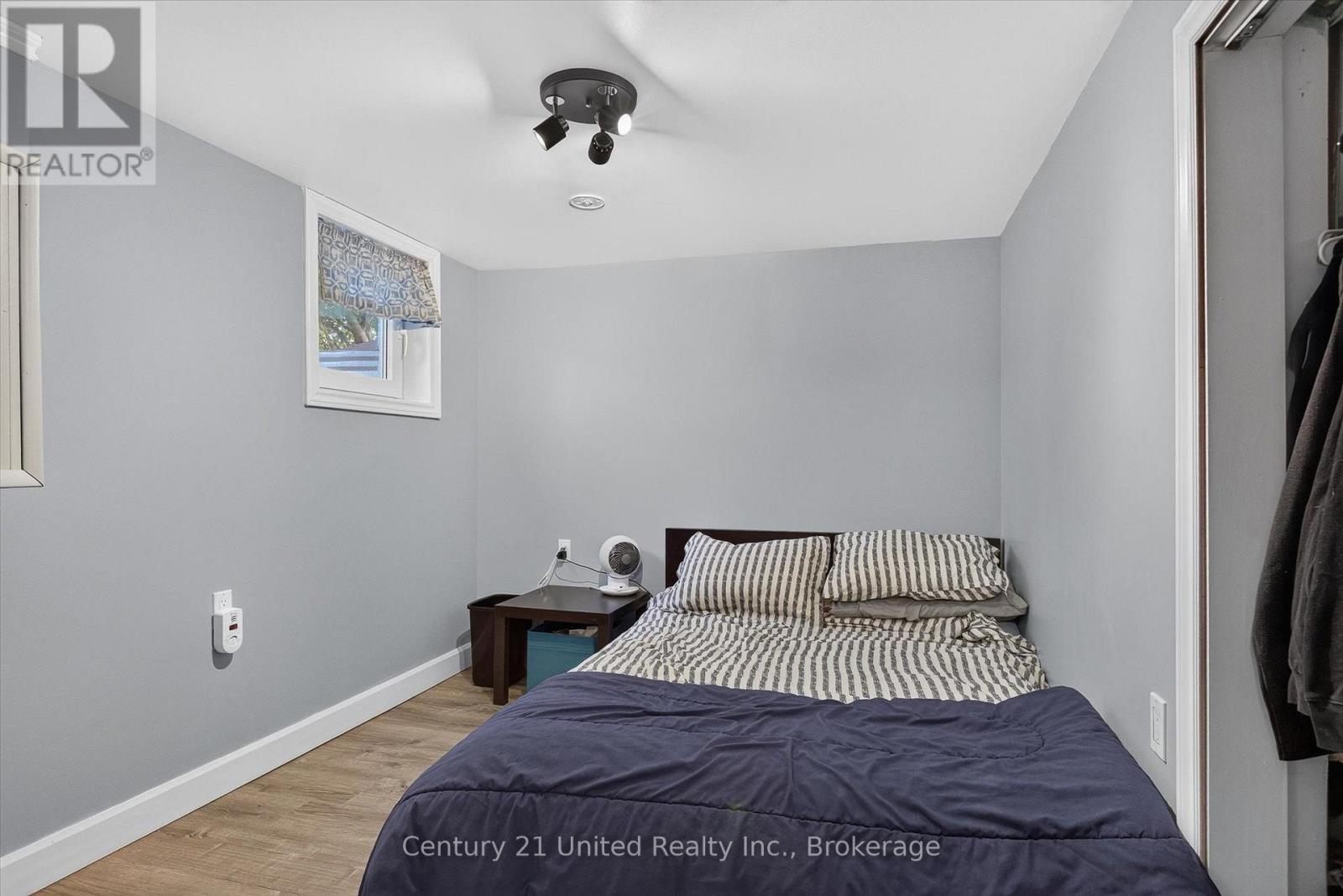 679 HAWLEY STREET - 31