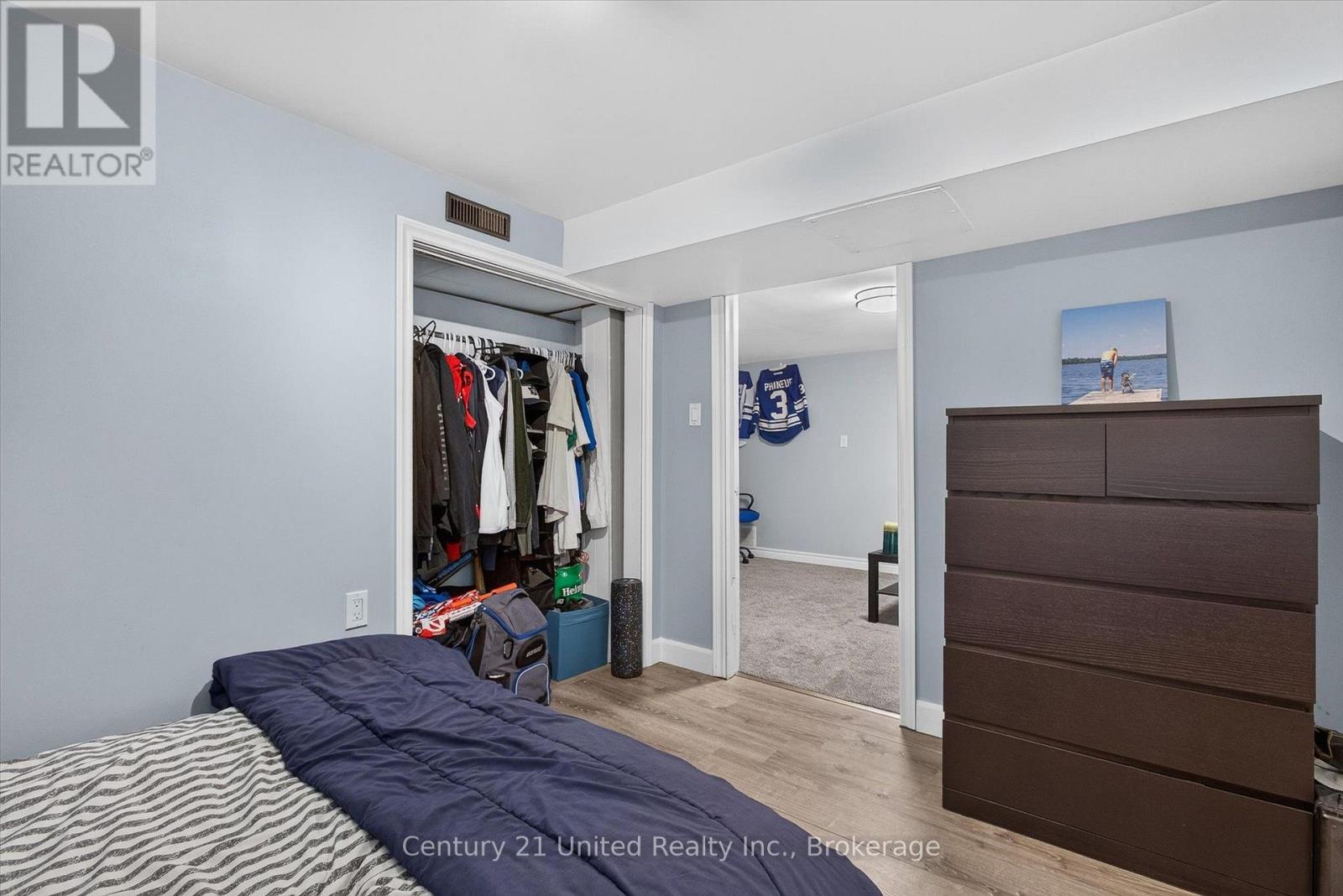 679 HAWLEY STREET - Image 32