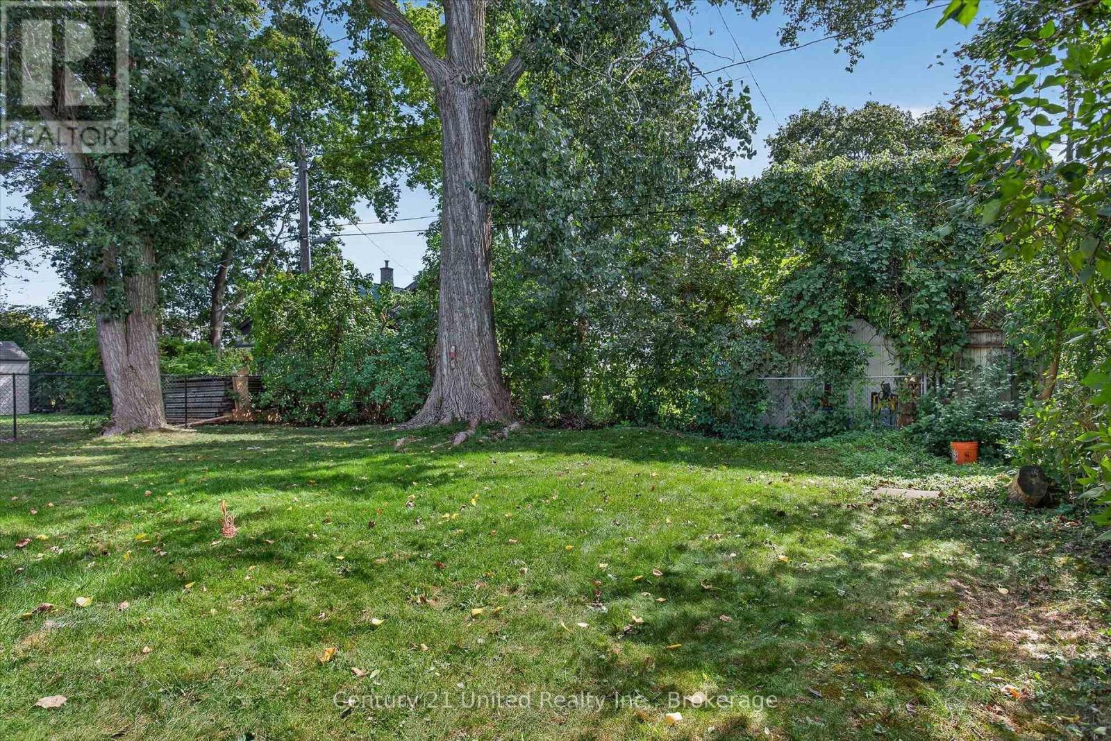 679 HAWLEY STREET - 37