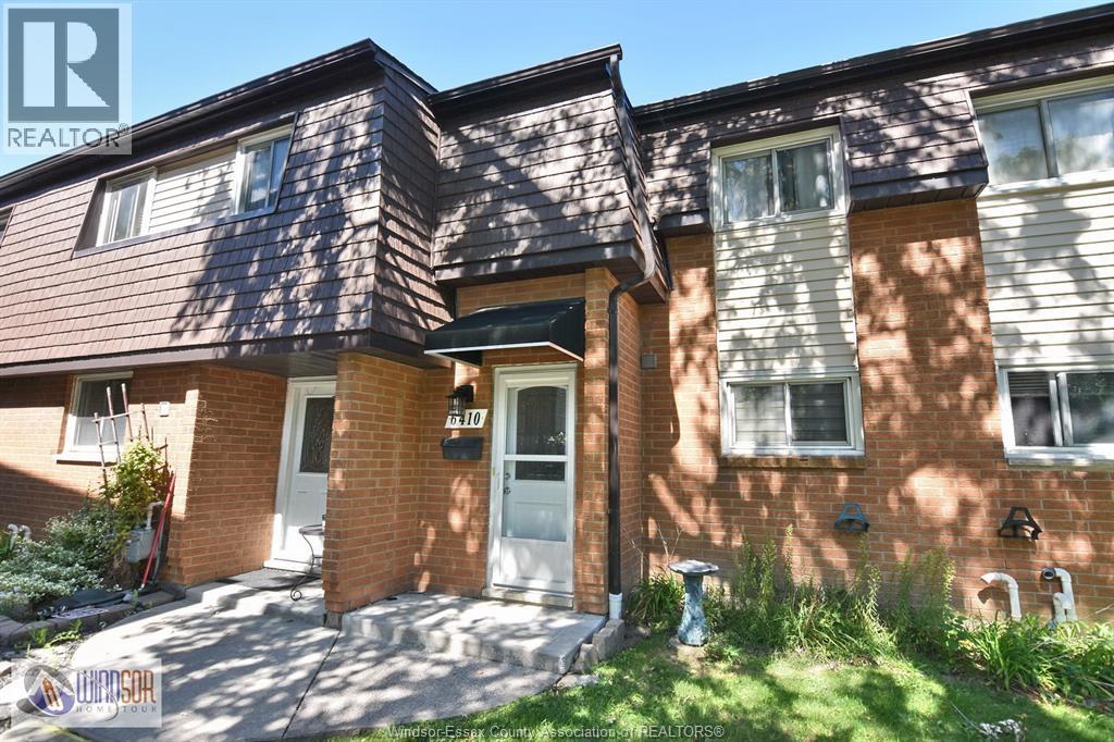 6410 THORNBERRY CRESCENT - 1