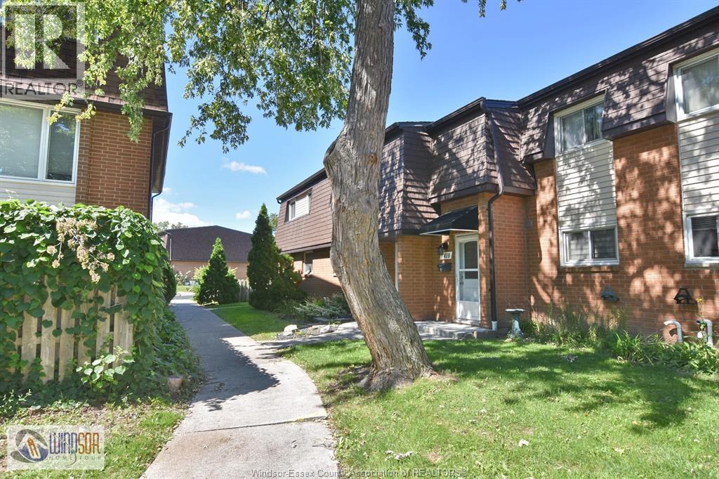 6410 THORNBERRY CRESCENT - 3